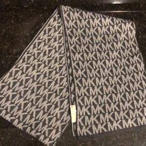 Michael Kors winter scarf